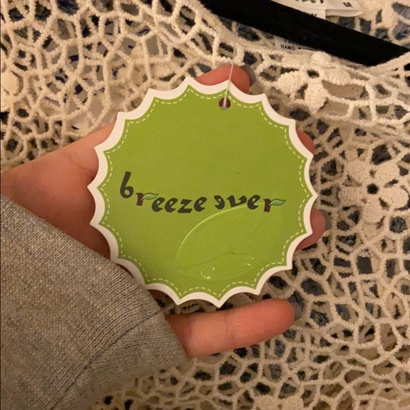 Cute top! - Picture 4 of 5